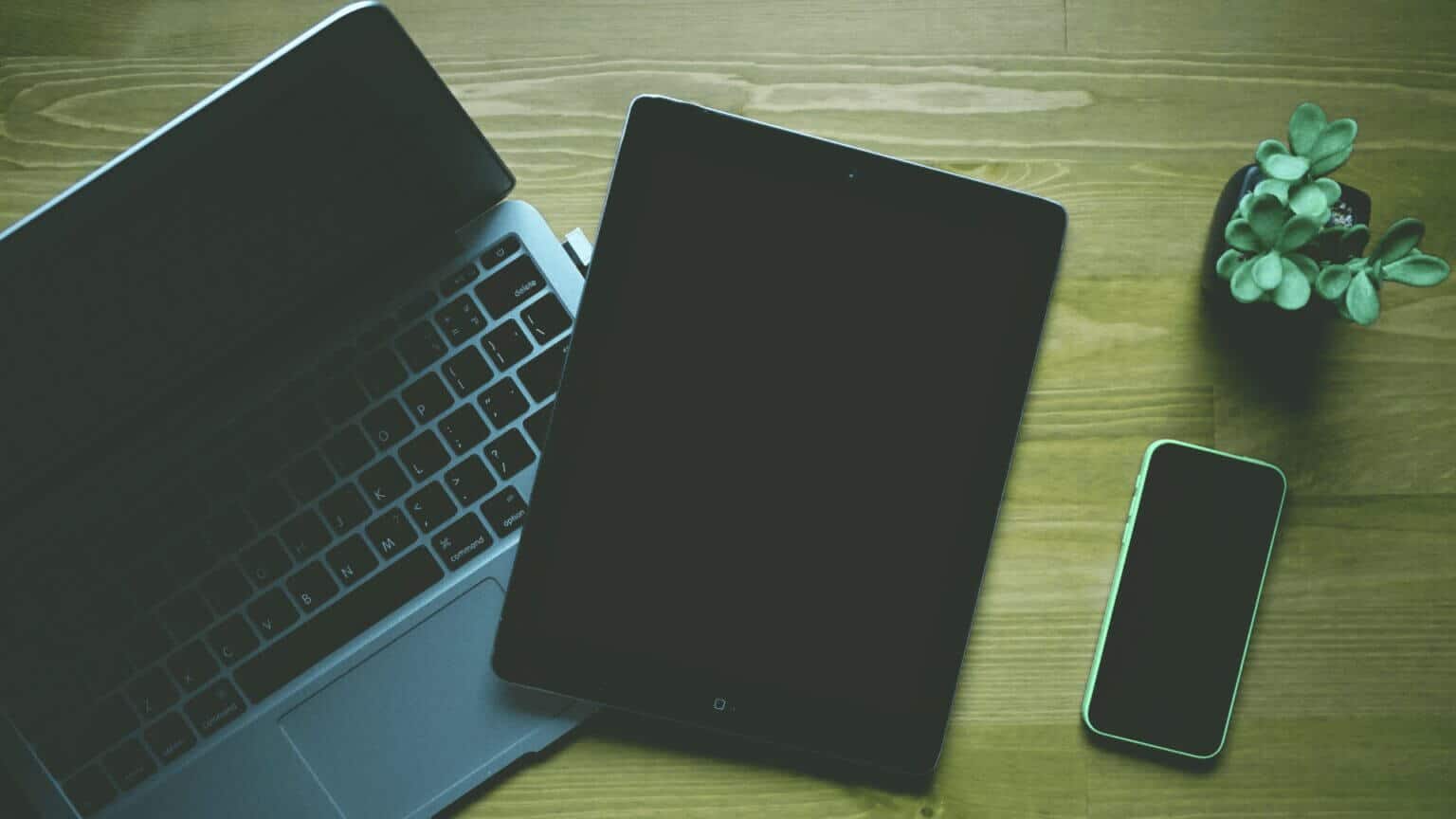 How-to-Switch-Between-Universal-Control-and-Sidecar-on-Mac-and-iPad-1536x864-1 كيفية التبديل بين Universal Control و Sidecar على Mac و iPad