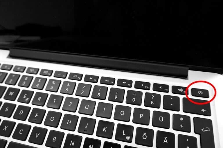 pixabay-laptop-2604227_1280-edited-768x512 ماذا تفعل إذا لم يتم تشغيل MacBook Pro
