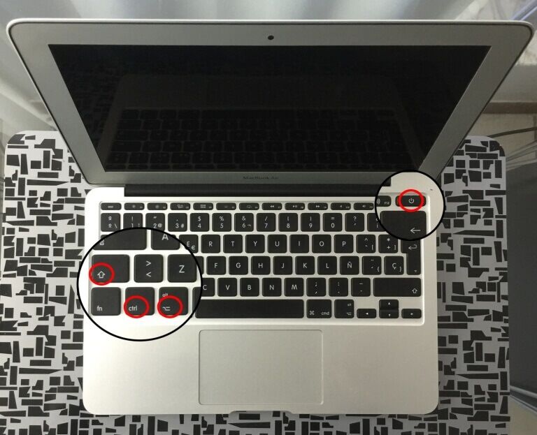 pixabay-macbook-1341893_1920-edited-768x623 ماذا تفعل إذا لم يتم تشغيل MacBook Pro