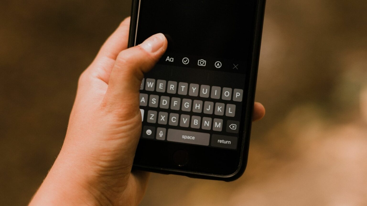 turn-off-auto-capitalization-on-iPhone-1536x864-1 كيفية إيقاف تشغيل الكتابة بالأحرف الكبيرة تلقائيًا في iPhone