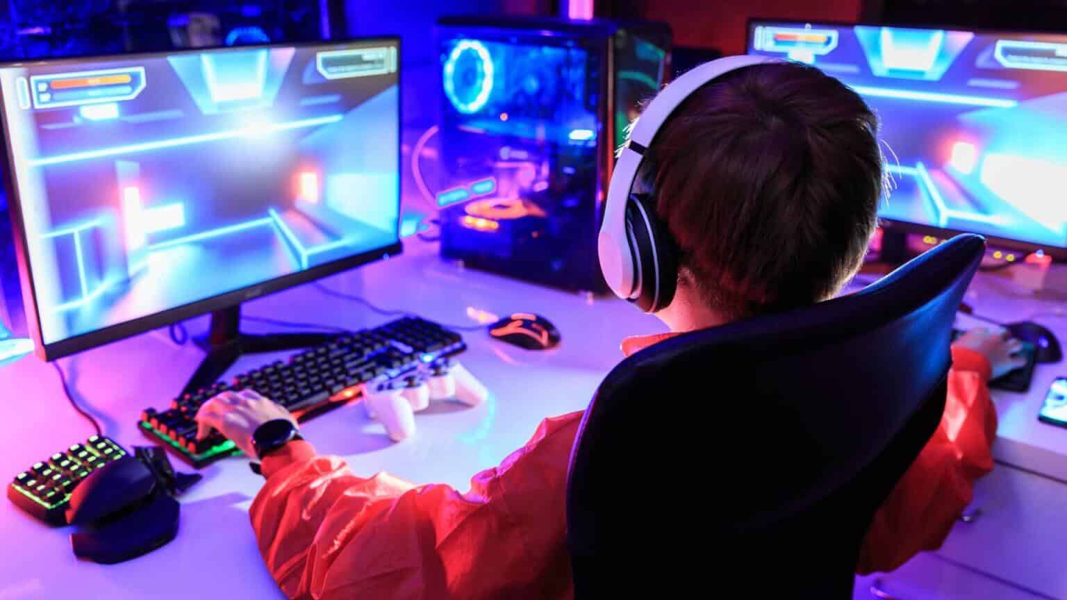 fix-xbox-downloading-games-in-windows-11-1536x864-1-1536x864 أفضل 8 طرق لإصلاح عدم تنزيل تطبيق Xbox للألعاب على Windows 10 و Windows 11