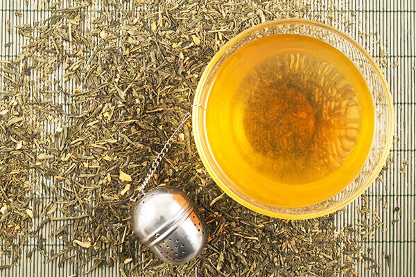 نصائح للعناية بالشعر لأنواع الشعر المختلفة - skin-beauty green tea mask for curly hair 600x400 - نصائح للعناية بالشعر لأنواع الشعر المختلفة