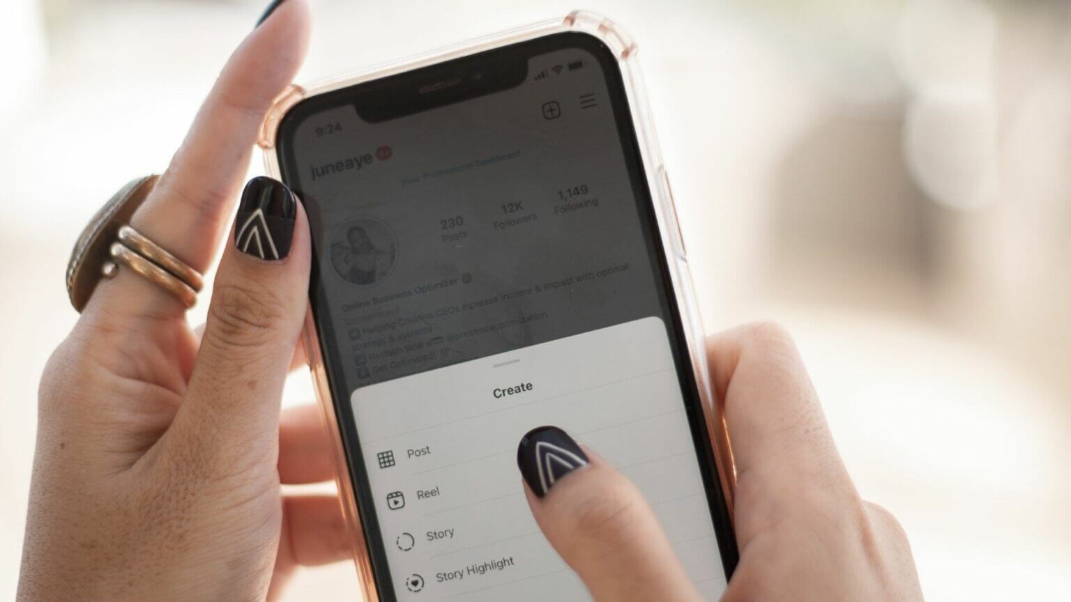 hide-likes-and-view-counts-on-instagram-1536x864-1-1536x864 كيفية إخفاء الإعجابات وعرض الحسابات على Instagram
