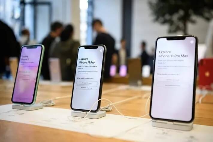 iphone-711x473 هل يجب عليك شراء iPhone مباشرة من Apple أم من شركة معتمدة؟