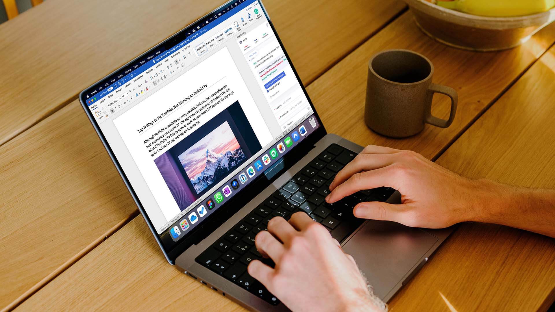 how-to-use-grammarly-on-windows-and-mac-1920x1080 أفضل 7 طرق لإصلاح وضع الطائرة باللون الرمادي على Windows 10 و Windows 11