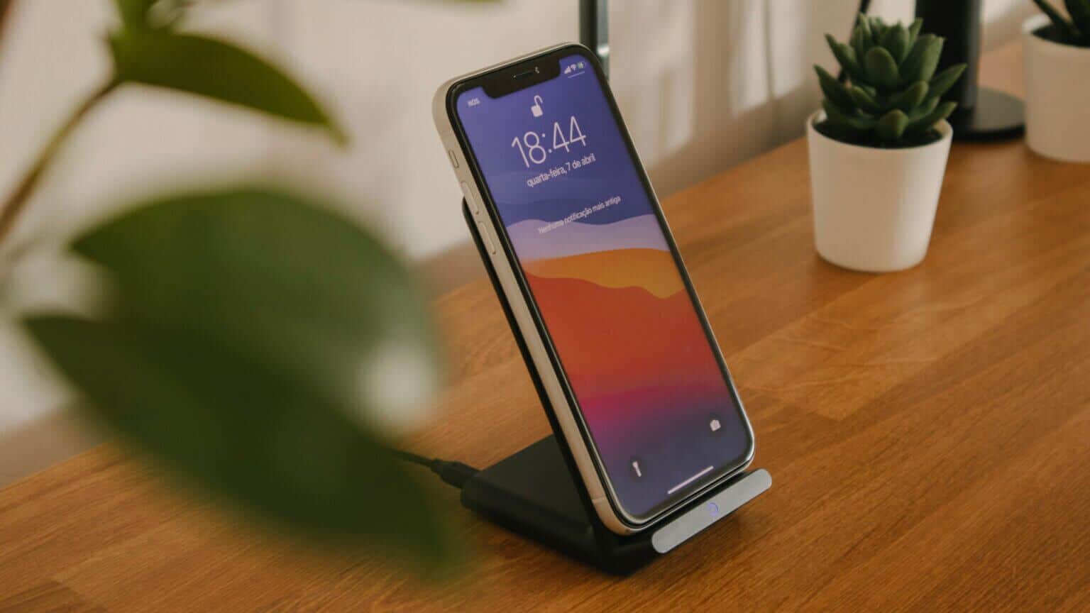 wireless-charging-not-working-1536x864-1-1536x864 أفضل 7 طرق لإصلاح عدم عمل الشحن اللاسلكي مع الهاتف