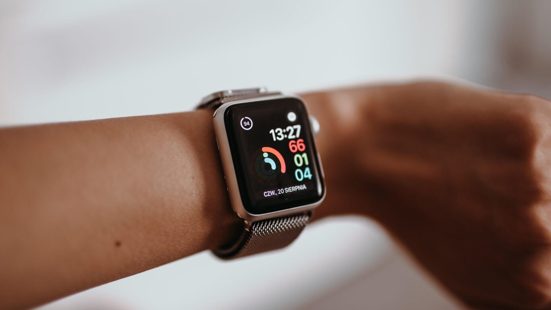 كيفية مشاركة النشاط على Apple Watch والتنافس مع الأصدقاء - %categories