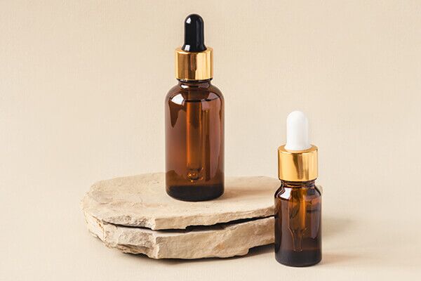 هل يمكن استخدام الريتينول والنياسيناميد معًا؟ - skin-beauty can we use retinol and vitamin c 600x400 - هل يمكن استخدام الريتينول والنياسيناميد معًا؟