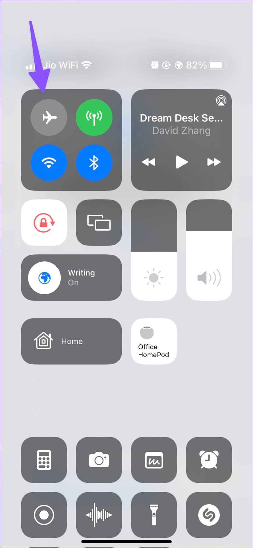 enable-airplane-mode-3-828x1792 زر WiFi لا يعمل على Apple iPhone أفضل طرق لإصلاح رمز Wi-Fi باللون رمادي