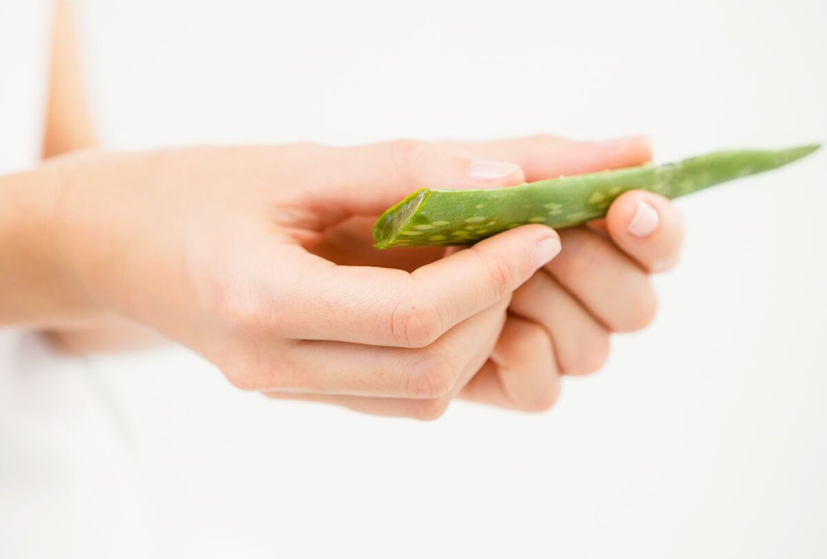 home remedies to treat folliculitis feat 1 1200x811 - 9 علاجات منزلية للشفاء من التهاب الجريبات