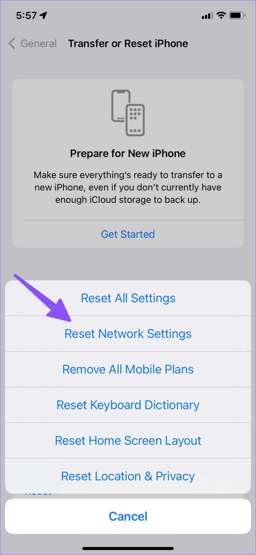 reset-network-settings-on-iphone-828x1792 زر WiFi لا يعمل على Apple iPhone أفضل طرق لإصلاح رمز Wi-Fi باللون رمادي