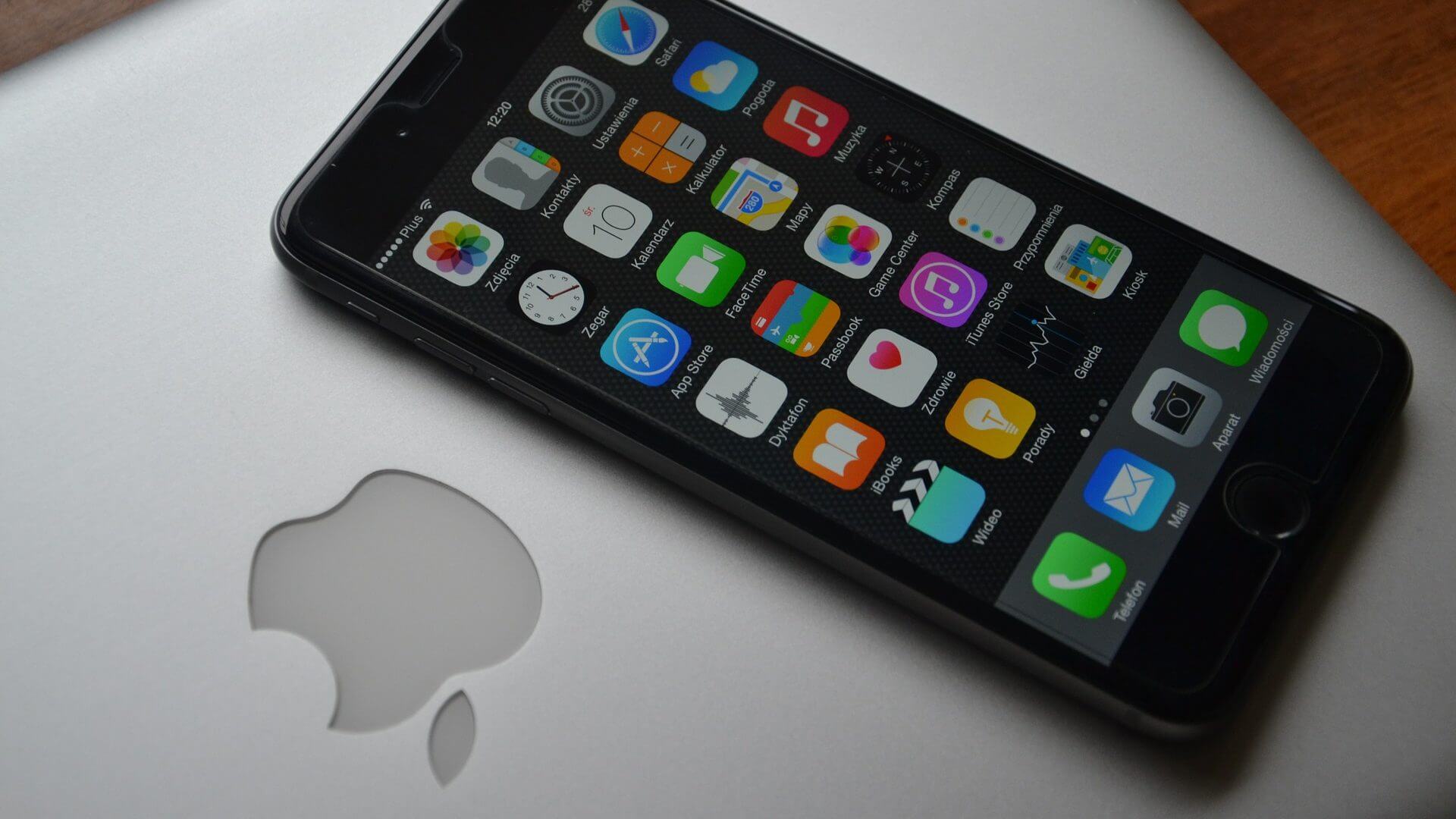 أفضل طريقتين لتشغيل الوسائط من iPhone إلى مكبرات الصوت Mac - %categories