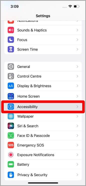 Scrolling-down-Settings-iPhone-346x742 كيفية تمكين / تعطيل زر الطاقة لإنهاء المكالمة على iPhone