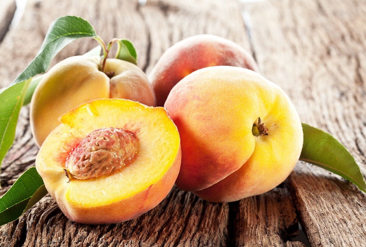 health benefits of peaches feat 1200x811 - 10 أسباب لتناول الخوخ كل يوم