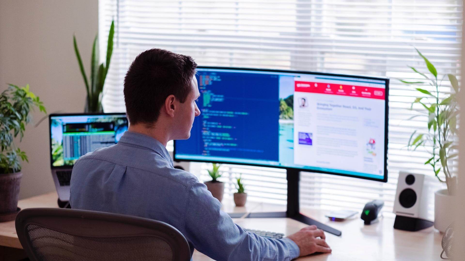 tv-vs-monitor-for-work--1920x1080 مقارنة الشاشة مقابل التلفزيون: أيهما تختار ومتى