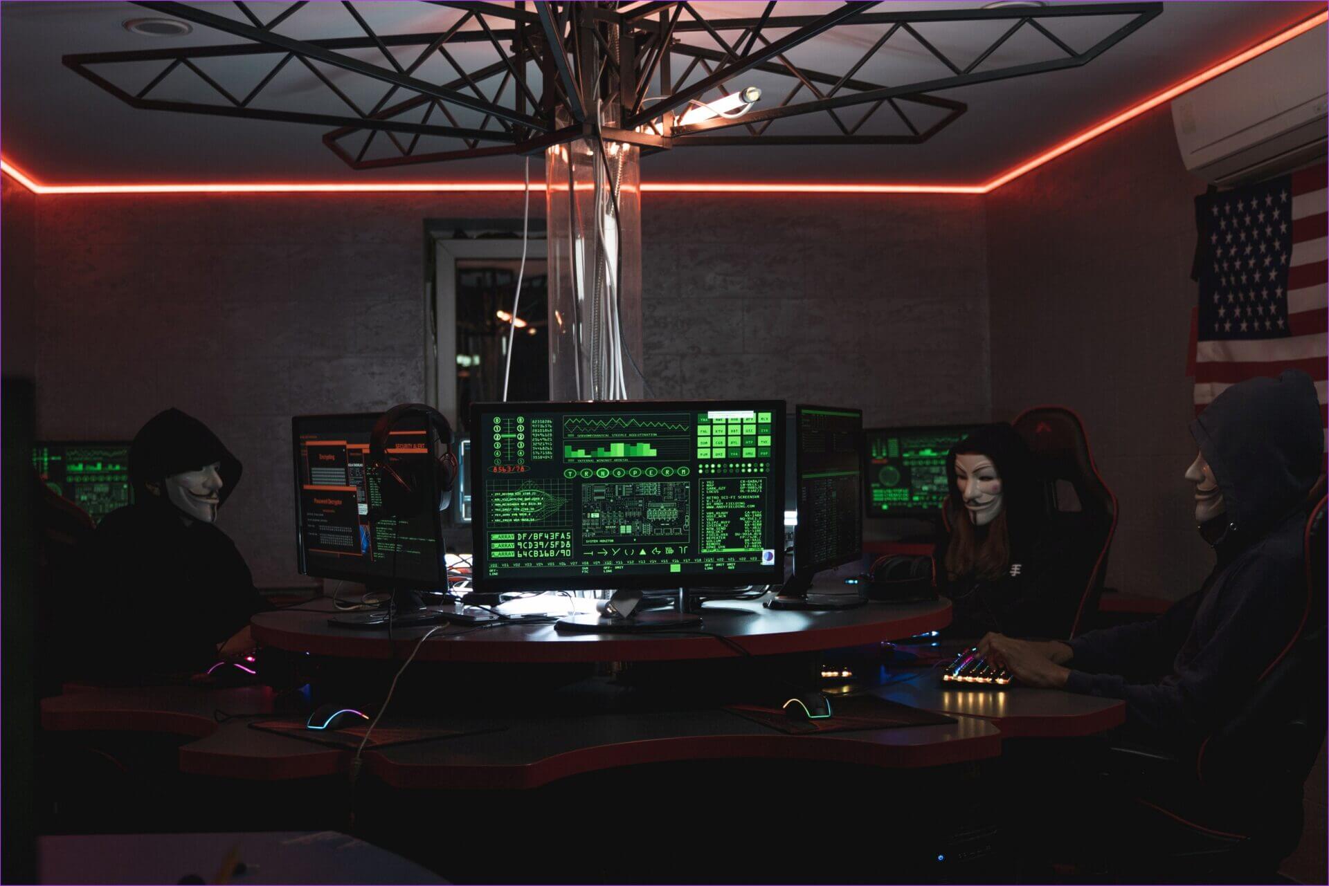 Hackers-1920x1281 8 نصائح لاستخدام شبكة Wi-Fi العامة بأمان على أي جهاز