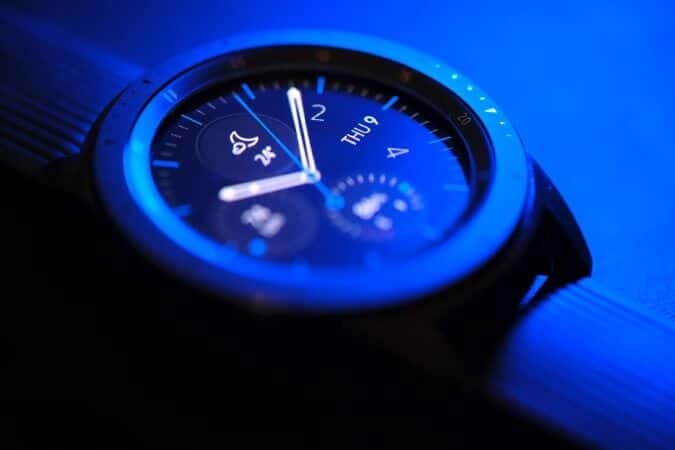 كيفية تخصيص وجه الساعة على Samsung Galaxy Watch - %categories