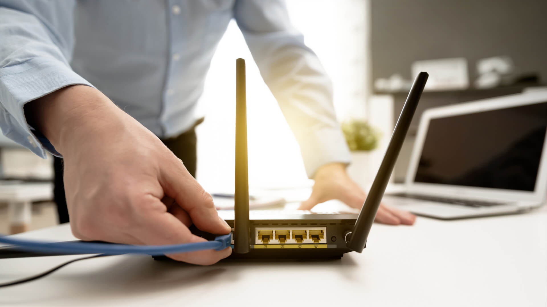 Restart-Router-1-1920x1080 أفضل 9 طرق لإصلاح خطأ فشل الحصول على عنوان IP على Android