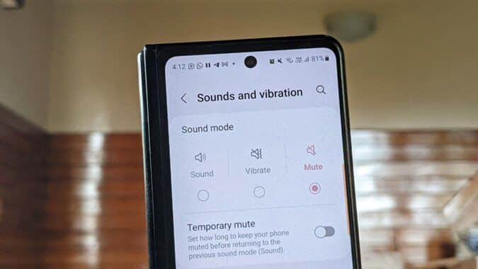 8 طرق سهلة لإيقاف تشغيل الوضع الصامت أو كتم الصوت على هاتف Samsung Galaxy - %categories