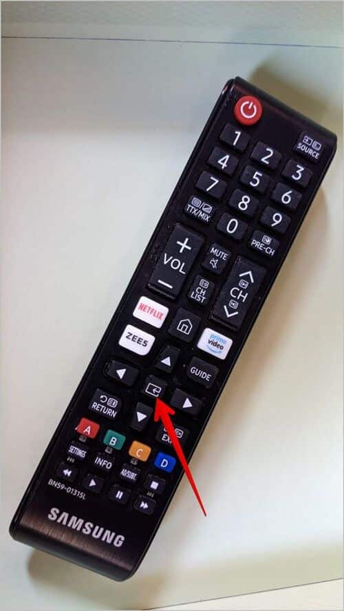 Samsung-Remote-Select-Button-500x887 كيفية إضافة التطبيقات وإزالتها وإدارتها على Samsung Smart TV