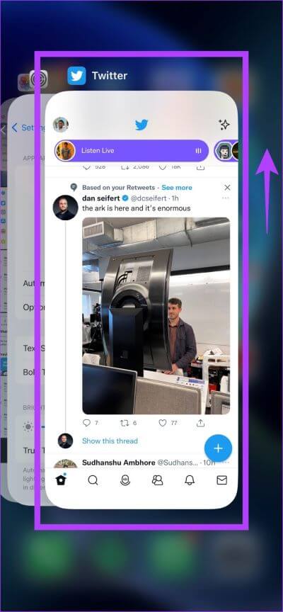 Swipe-up-to-close-twitter-app-400x864 12 طريقة لإصلاح عدم عمل Twitter على iPhone و Android