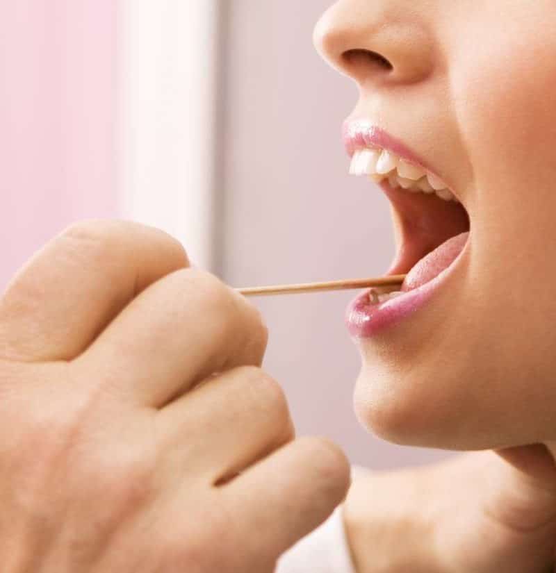 Blasen auf der Zunge: Ursachen und Behandlungsmethoden - Mundgesundheit 320275 1100 800x825 1 - Pickel auf der Zunge: ihre Ursachen und Behandlungsmethoden