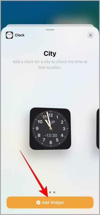Adding-Clock-Widget-to-Widget-Stack-on-iPhone كيفية إنشاء وتعديل وإزالة حزم الأدوات الويدجت على iPhone