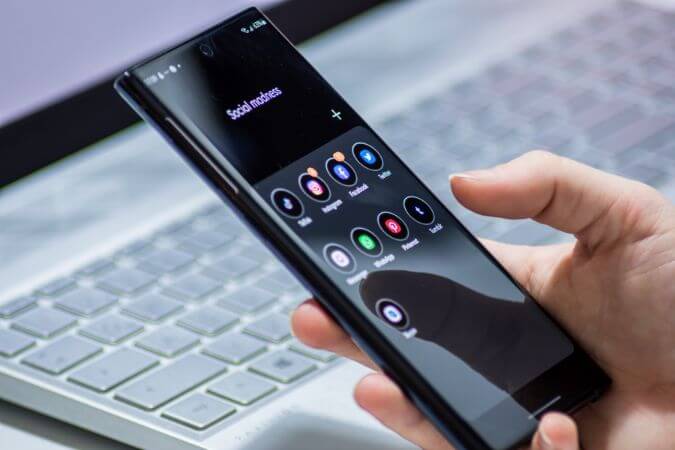 Samsung-Galaxy-Phone-675x450 أفضل 7 طرق لمنع ارتفاع درجة حرارة هاتف Samsung Galaxy الخاص بك