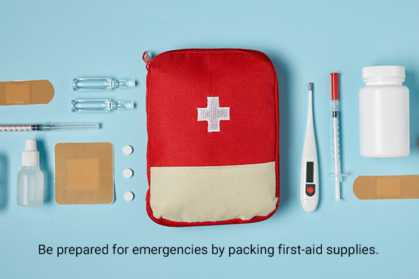 learn-basic-first-aid-survive-in-the-wilderness كيف تنجو في البرية