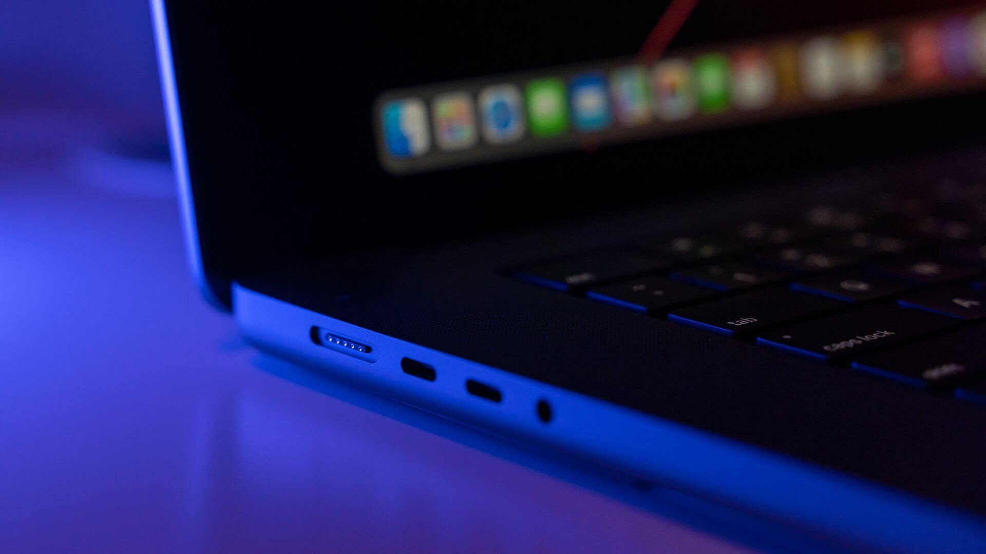 type-c-port-1920x1080 أفضل 8 إصلاحات لعدم عمل منفذ USB Type-C  على Mac