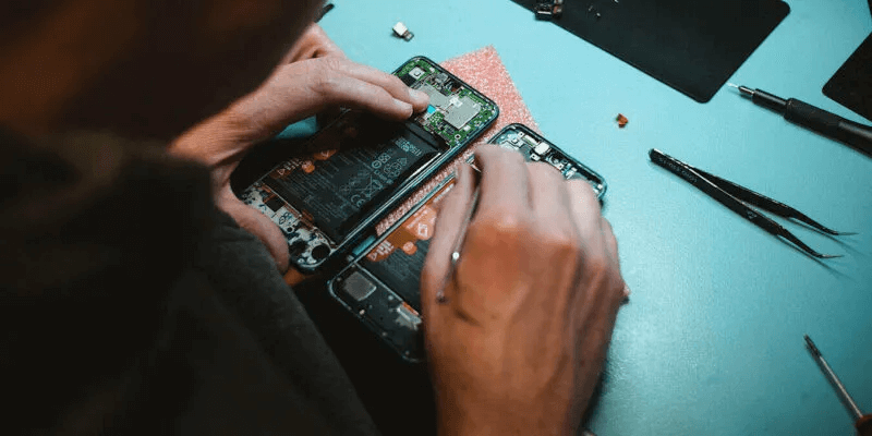 Device-Repair-Warranty-Check-Featured-800x400.jpg وفر المال الذي تنفقه على إصلاحات الأجهزة من خلال فحص الضمان