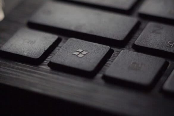 Rename-Multiple-Files-At-Once-on-Windows-585x390-1 4 طرق لإعادة تسمية ملفات متعددة مرة واحدة على Windows 10 و 11