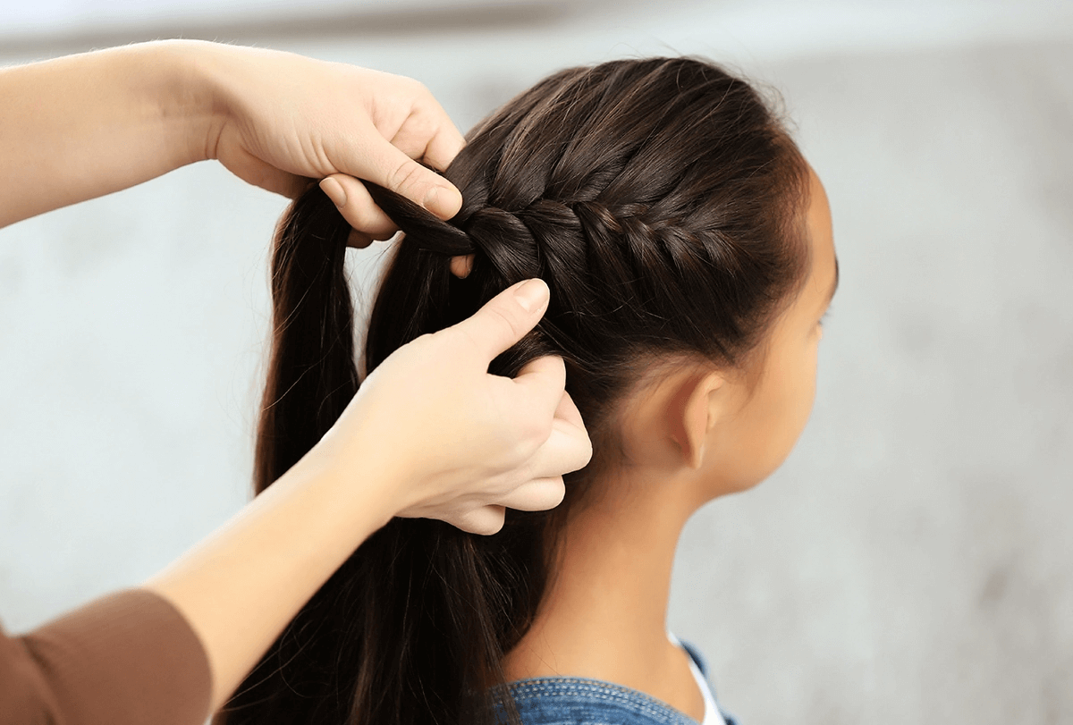 تساقط الشعر عند الأطفال: الأسباب والعلاج والعلاجات المنزلية - %categories