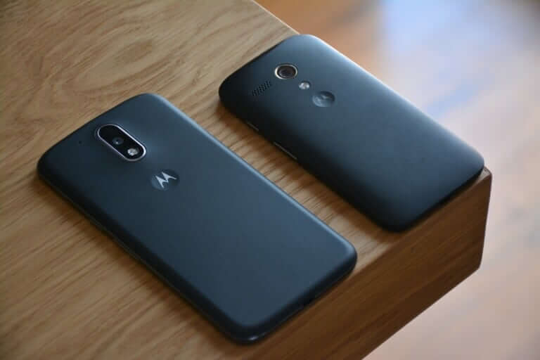 motorola-phone-768x512-1 كيفية تشغيل مصباح يدوي على Droid Turbo