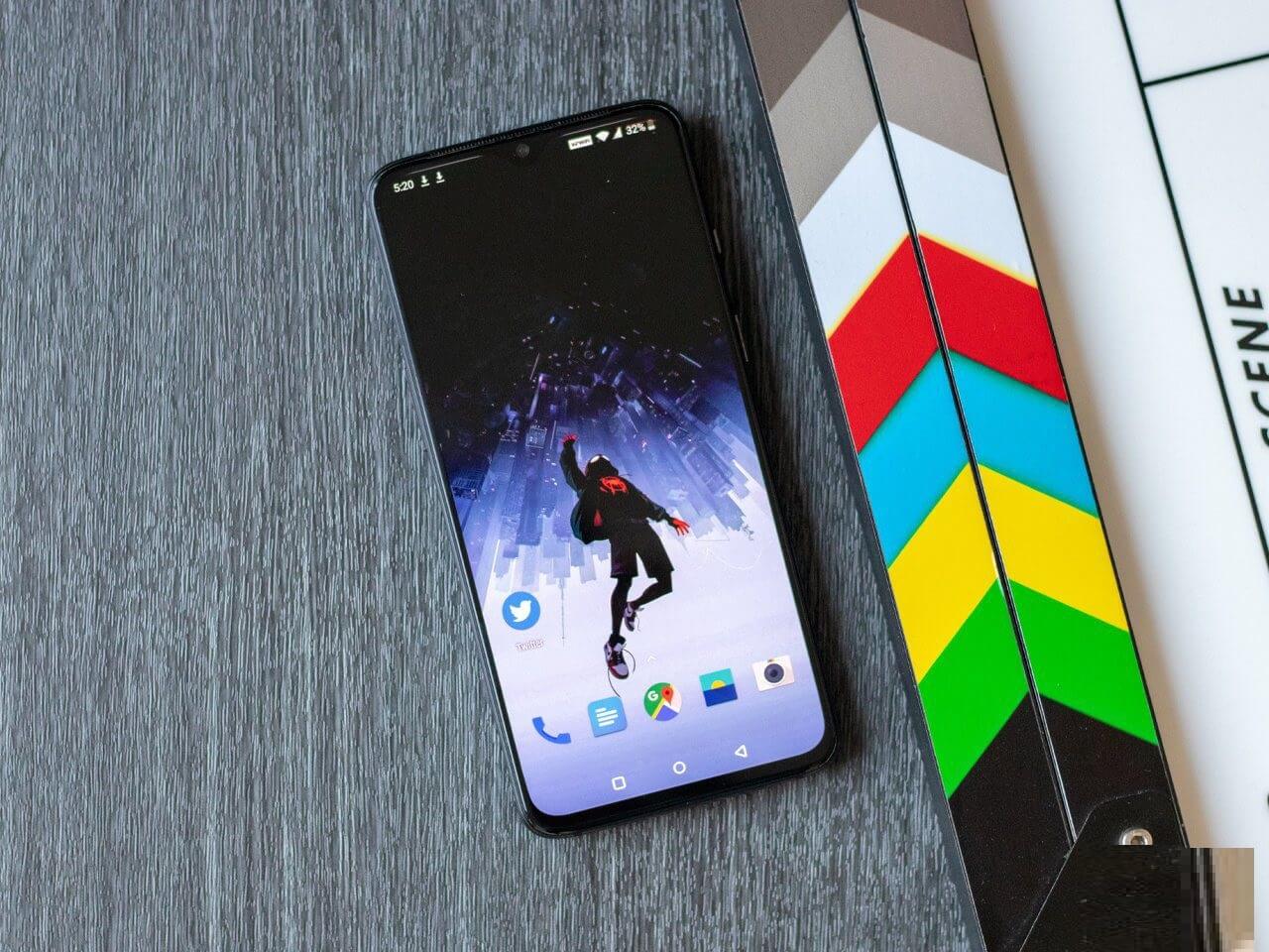 Best-Wallpaper-Android-Apps-in-2020-AMOLED-hidey-hole_21ea1112ff97b3631478e2dbd7cc7d82_4d470f76dc99e18ad75087b1b8410ea9 9 من أفضل تطبيقات الخلفيات Android في عام 2025