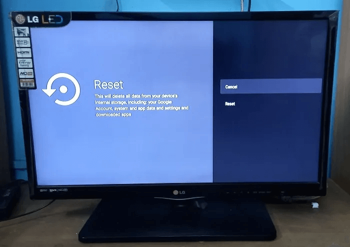 TV-WiFi-Not-Connecting-Reset-Option.jpg التلفزيون غير متصل بشبكة Wi-Fi؟ إليك كيفية إصلاح المشكلة