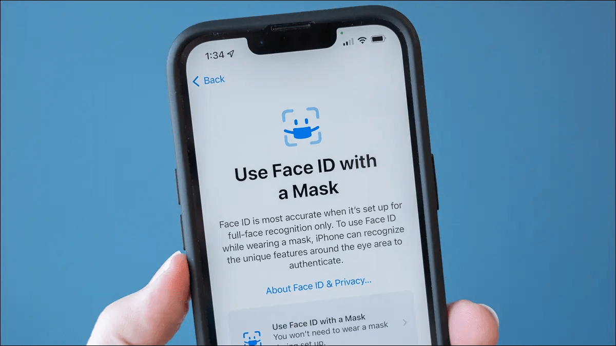 Use-Face-ID-with-a-Mask-screen-on-iPhone مات حلم الماسحات الضوئية لبصمات الأصابع في الشاشة