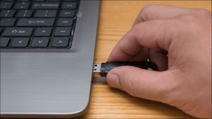 Technik einfacher machen - Computerunterricht, Tipps & Tricks & Gesundheit - freer shutterstock 697210159 300x169 - Technik einfacher machen - Computerkurse, Tipps, Tricks und Gesundheit