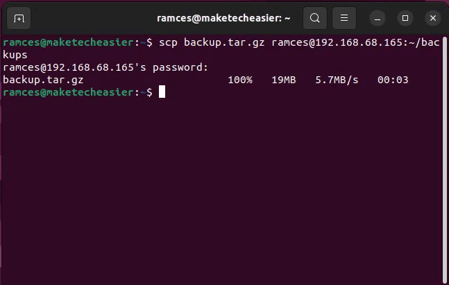 scp-transfer-linux-06-basic-copying.png كيفية نقل الملفات بأمان في Linux باستخدام SCP