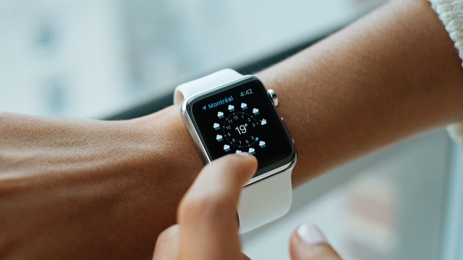 Apple-Watch-swipe-1536x864-1 أفضل 10 طرق لإصلاح عدم عمل Apple Watch