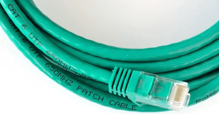 Ethernet-speed-capped-100-Mbps-cat6-cable-768x400.jpg كيفية إصلاح سرعة Ethernet المحددة بـ 100 Mbps كحد أقصى على Windows