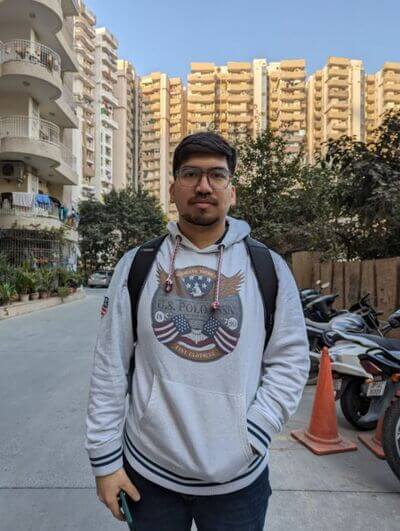 Pixel-7-Human-Subject-1-771x1024-1 مقارنة بين كاميرا OnePlus 11 و Google Pixel 7: أقرب مما تعتقد