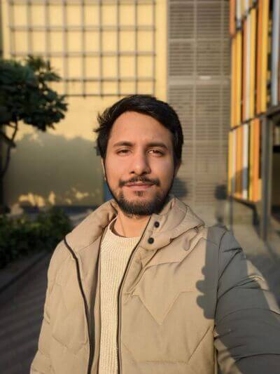 Pixel-7-portrait-selfie-768x1024-1 مقارنة بين كاميرا OnePlus 11 و Google Pixel 7: أقرب مما تعتقد