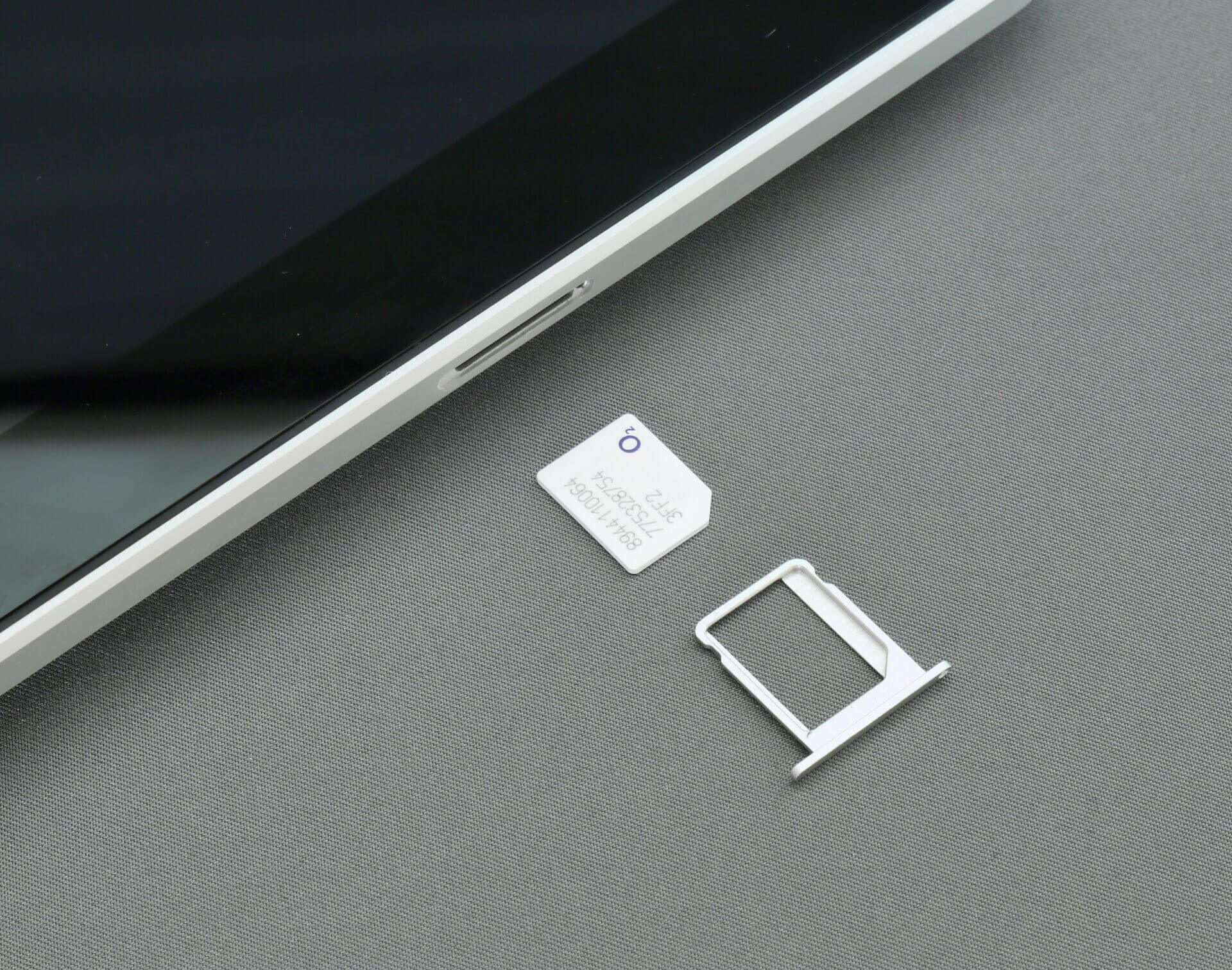 SIM-card-for-iPhone أفضل 8 طرق لإصلاح خطأ بطاقة SIM غير مدعومة و غير صالحة أو لا توجد بطاقة SIM على iPhone