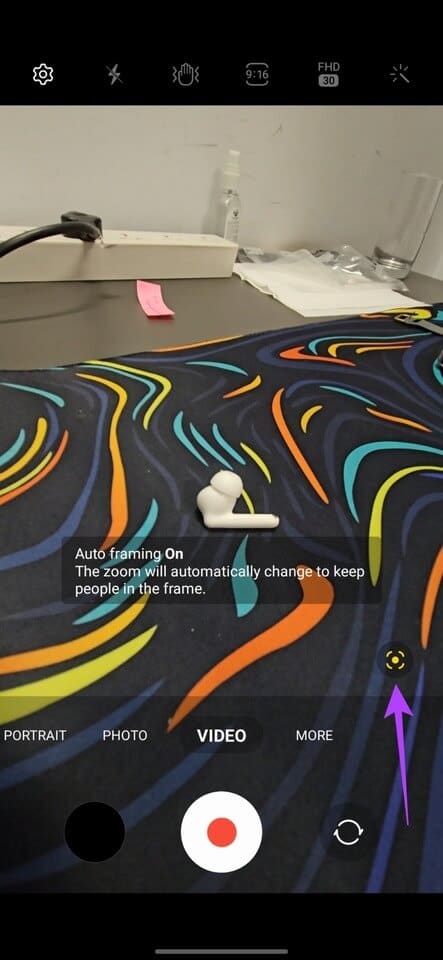 Samsung-Galaxy-S23-Camera-Tips-and-Tricks-Auto-Framing-for-Videos-Step-2 أفضل 10 نصائح وحيل لكاميرا Samsung Galaxy S23 و Galaxy S23 +