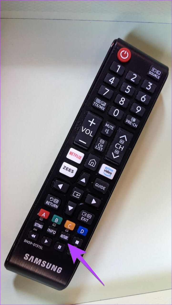 Samsung-Tv-Remote-AD-Button 6 طرق لإيقاف تشغيل مساعد الصوت أو الدليل على Samsung TV