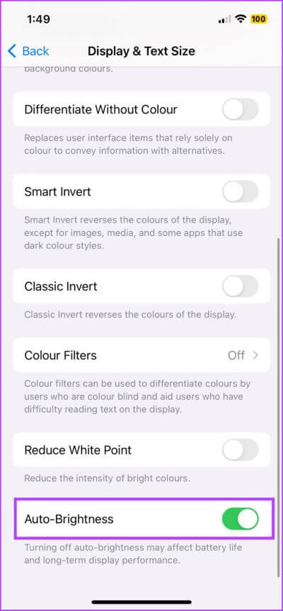 Turn-on-auto-brightness-2-713x1536-1 لماذا يصبح جهاز iPhone أو iPad ساخنًا جدًا وكيفية منع ذلك
