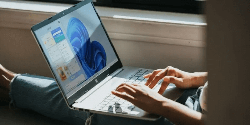 fix-screen-resolution-problems-in-windows-featured-800x400.jpg كيفية فرض حذف الملفات غير القابلة للحذف في Windows