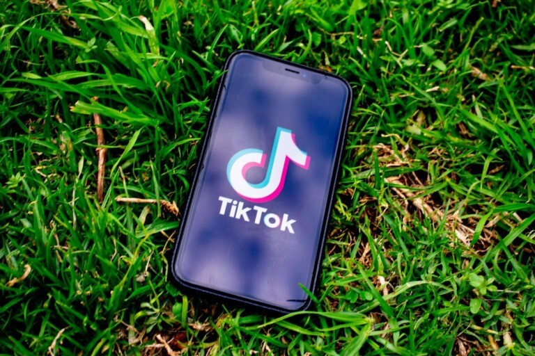 كيفية حذف حساب TikTok بشكل دائم باستخدام الهاتف المحمول أو الكمبيوتر الشخصي - %categories