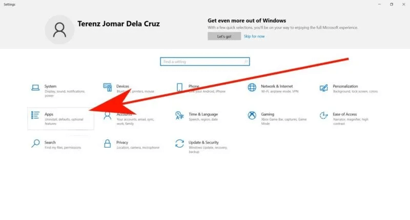 windows-settings-arrow-on-apps-screenshot-800x429.jpg كيفية فرض إنهاء البرامج غير المستجيبة في Windows بسهولة